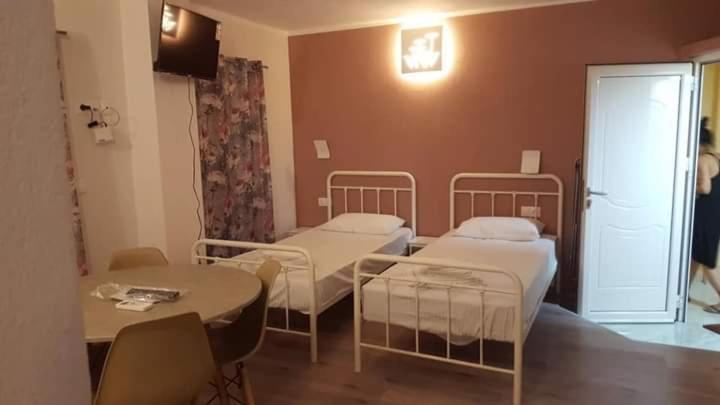 Perea White Suites Περαία Εξωτερικό φωτογραφία