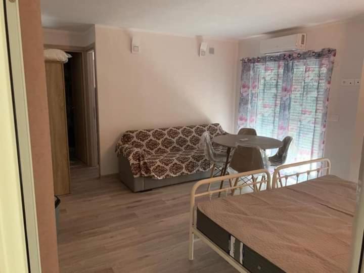 Perea White Suites Περαία Εξωτερικό φωτογραφία